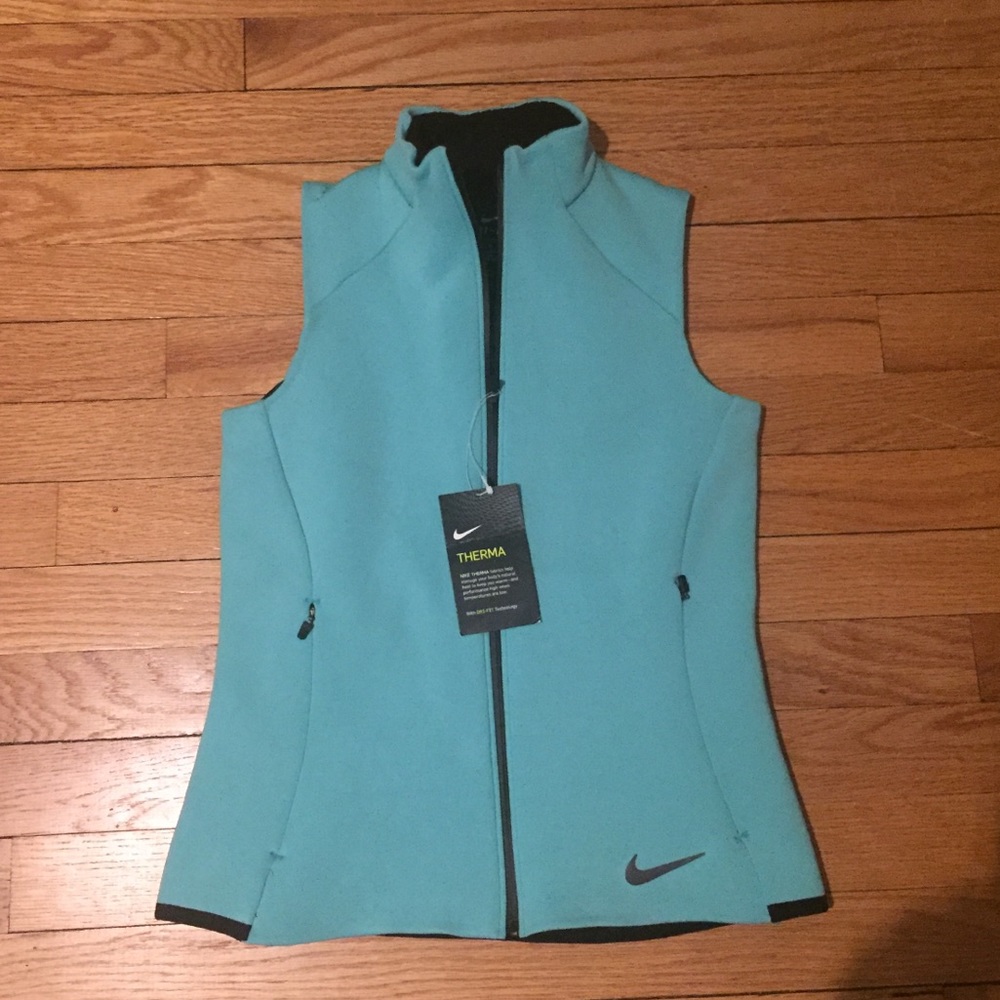 NWT NIKE THERMA VEST
